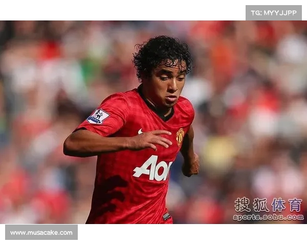 曼联勇夺三分,逐步接近目标 曼联勇夺三分,逐步接近目标