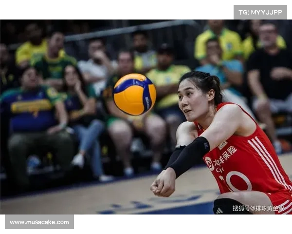 王云蕗假期时尚风采尽显,港风造型引关注,国家队生涯成就与争议并存 王云蕗假期时尚风采尽显,港风造型引关注,国家队生涯成就与争议并存